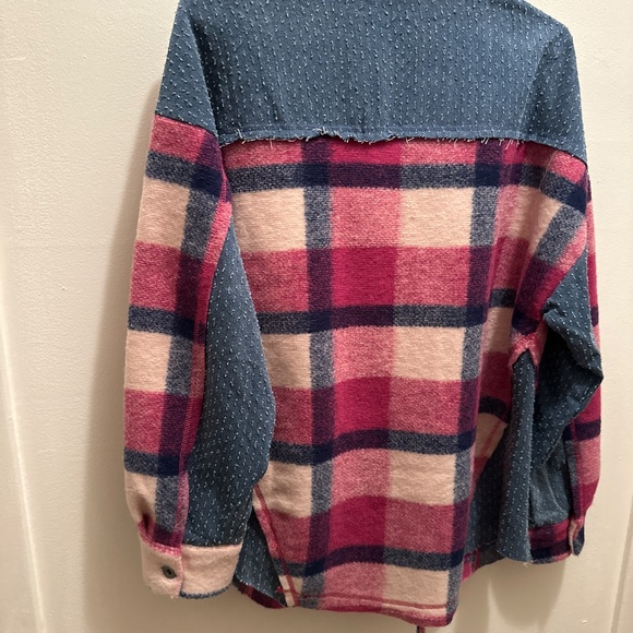 New In medium Shacket NWOT - Picture 7 of 12